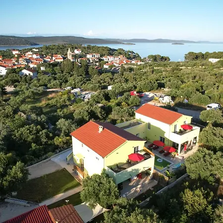 别墅 Gaby With Heated Pool Božava