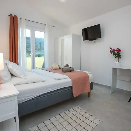 Villa Gaby With Heated Pool Bozava