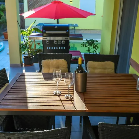 Gaby With Heated Pool Villa