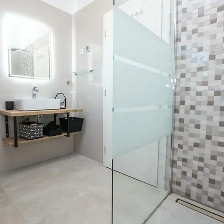 Villa Gaby With Heated Pool Bozava