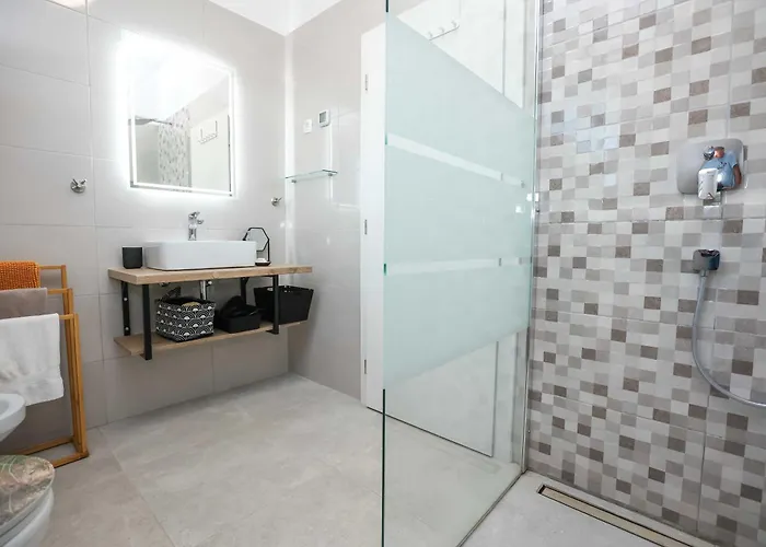 Gaby With Heated Pool * Božava