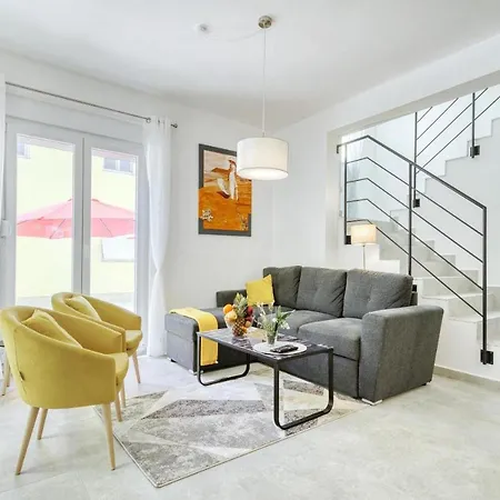 Gaby With Heated Pool Вилла *