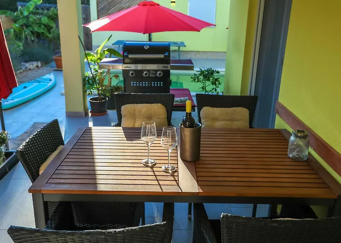 Gaby With Heated Pool Вилла Божава