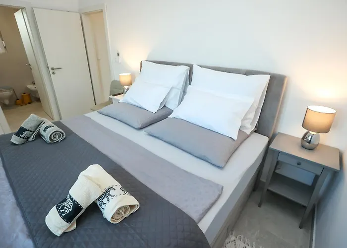 Gaby With Heated Pool Вилла Божава