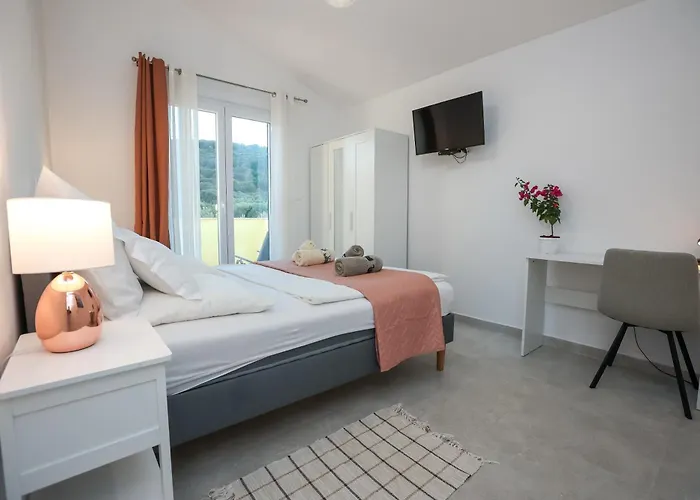 Gaby With Heated Pool *